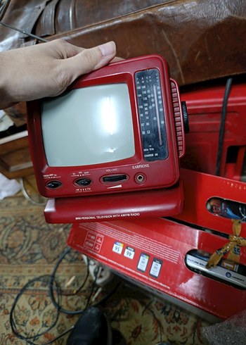 WESTAR Kırmızı Mini Televizyon - Görsel 2