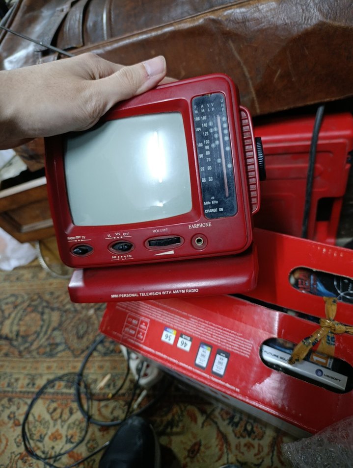 WESTAR Kırmızı Mini Televizyon - Görsel 2