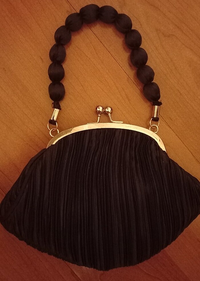 YABANCI MARKALI SİYAH SATEN ÇANTA - SIFIR  - Görsel 3