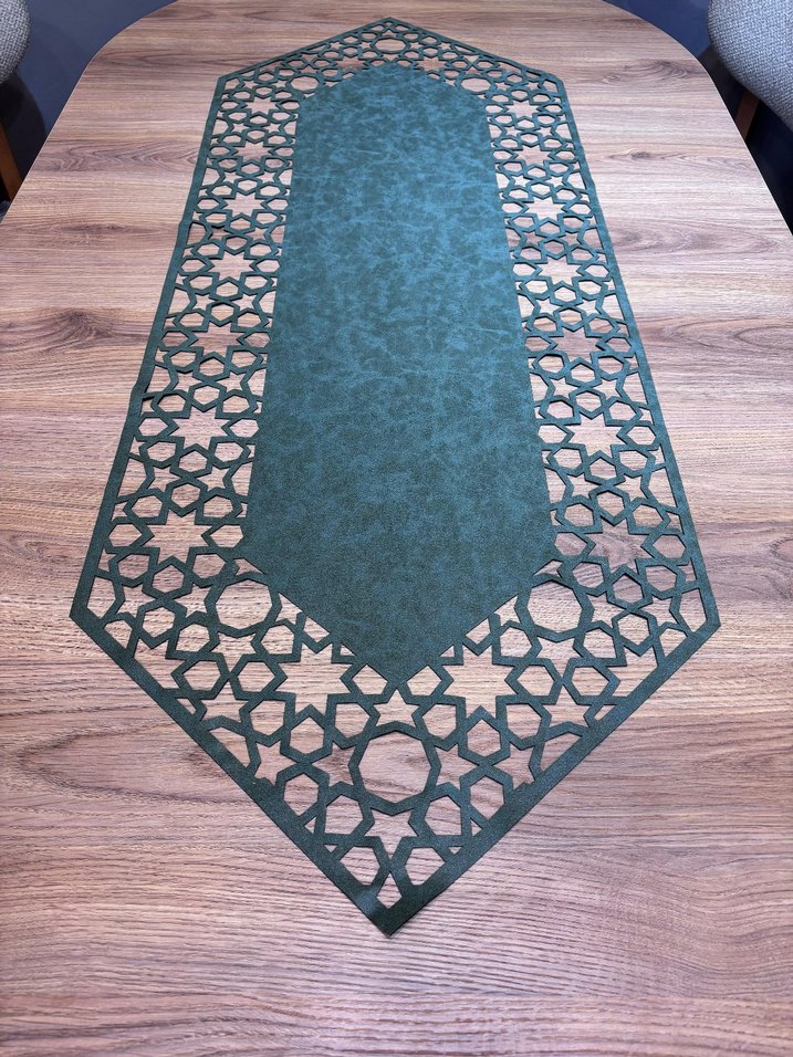 Yeşil Nakışlı Süet Deri Masa ranner - Görsel 3