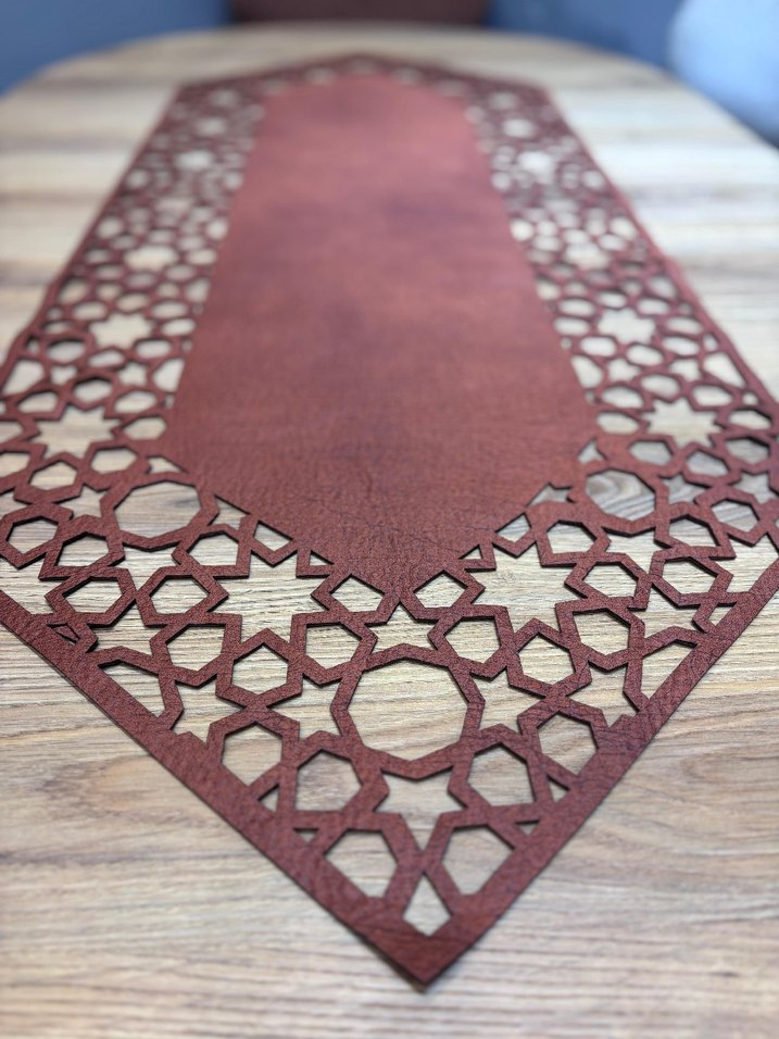 Bordo Nakışlı Süet Deri Masa ranner - Görsel 3