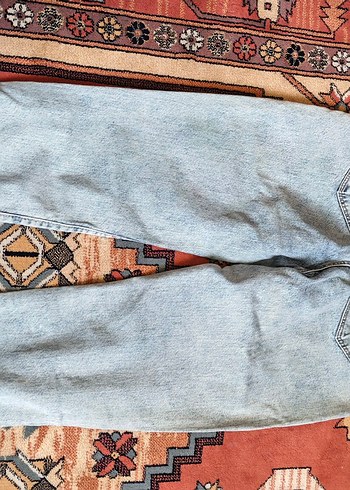 Kadın Mavi Bol Kesim Yırtık Denim Pantolon - Görsel 3