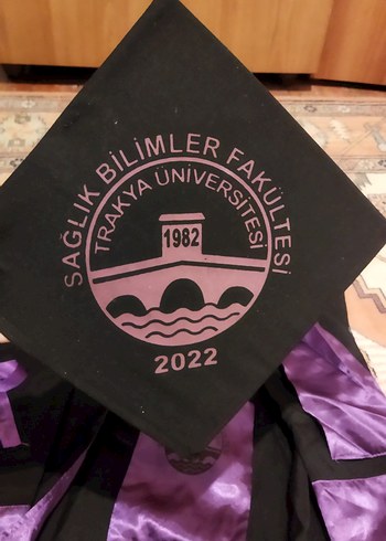 m Beden mor Renk Trakya üniversitesi sağlık bilimleri fakültesi kep cübbe
