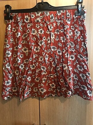 Pull and Bear cicekli etek