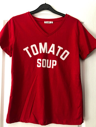 Kırmızı t-shirt