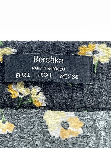 l Beden siyah Renk Bershka Uzun Etek %70 İndirimli.