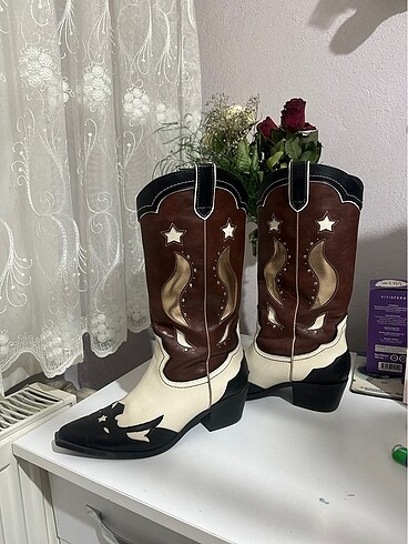 39 Beden Stradivarius kovboy çizmesi