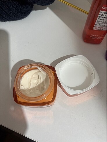 Beden Loreal Paris C vitamini krem