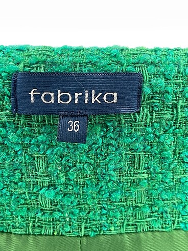 36 Beden yeşil Renk Fabrika Ceket %70 İndirimli.