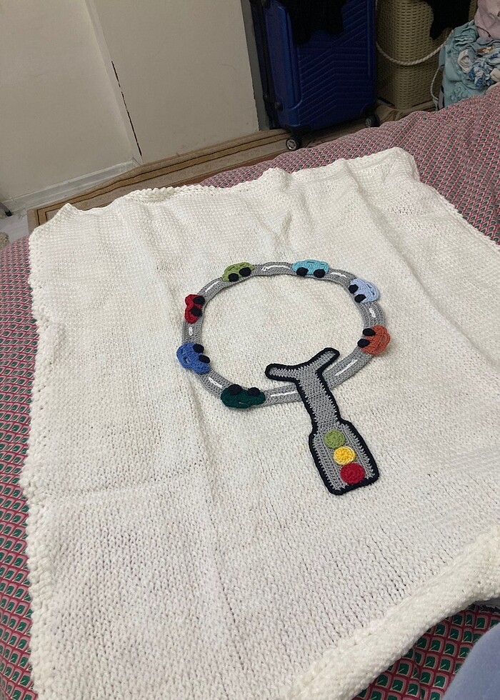 Emzirme önlüğü ve örme battaniye - Görsel 2