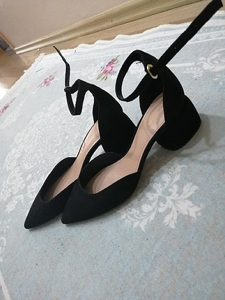 Mango siyah topuklu ayakkabı