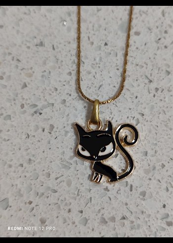 American Vintage Beyaz Minik Kedi Figürlü Zincir Kolye