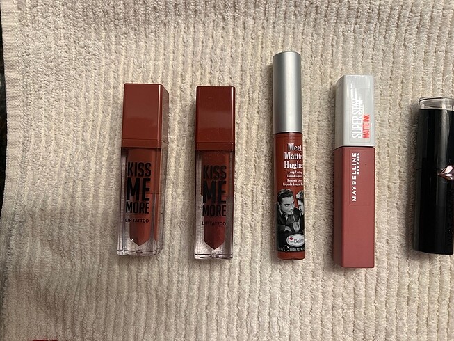Flormar Çeşitli markalarda ruj lipstick