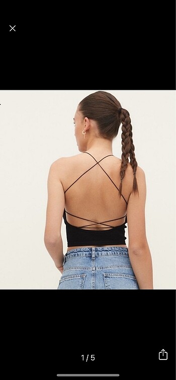 Stradivarius siyah sırt detaylı crop