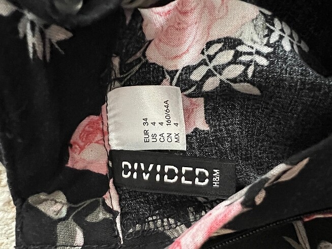 xs Beden siyah Renk H&M çiçekli askılı kısa tulum salopet