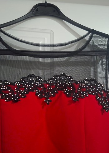 Kırmızı İşlemeli Straplez Uzun Abiye Elbise - Görsel 3