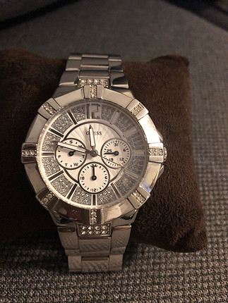 Guess Guess Saat 