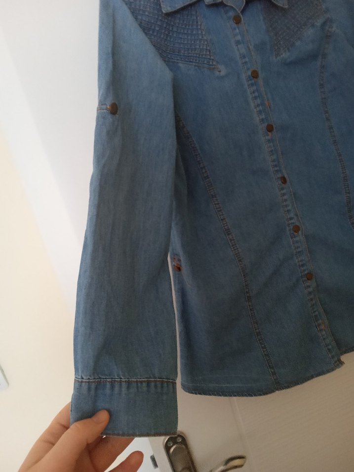 Düğmeli Mavi Denim Kadın Gömlek - Görsel 3