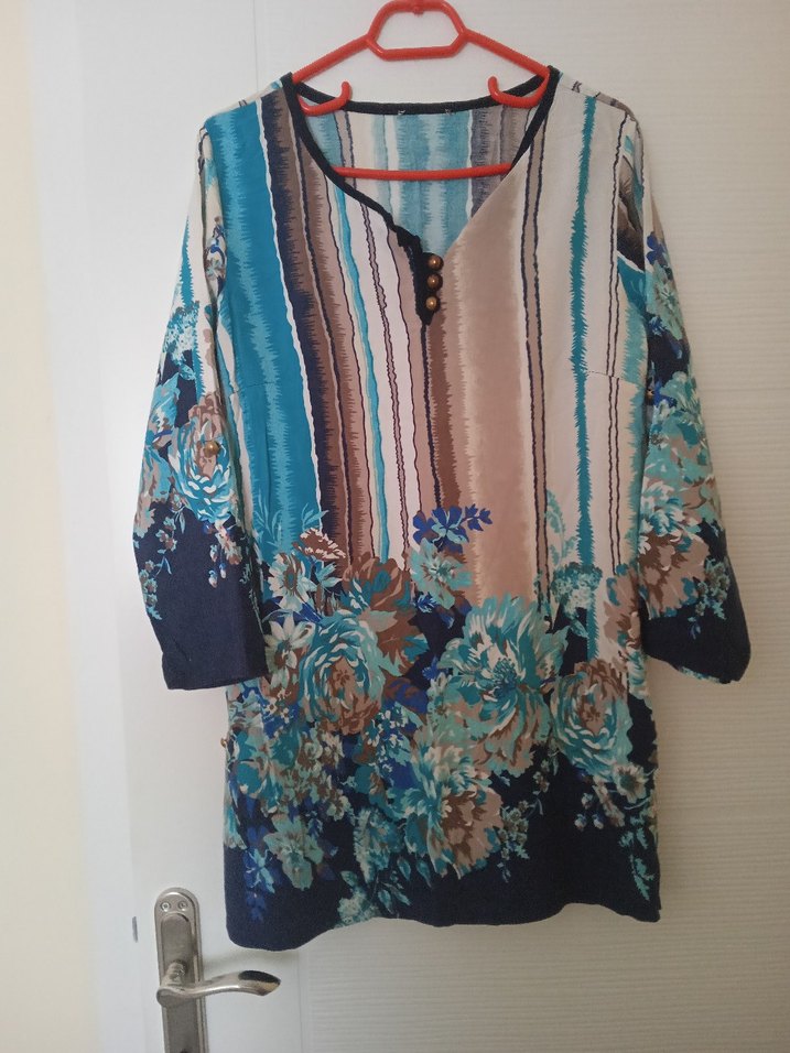 Bohem Çok Renkli V Yakalı Düğmeli Tunik - Görsel 2