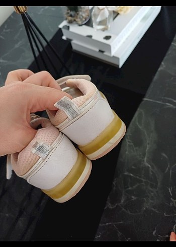 Kız Çocuk Beyaz Cırt Cırtlı  Işıklı Spor Ayakkabı - Görsel 4