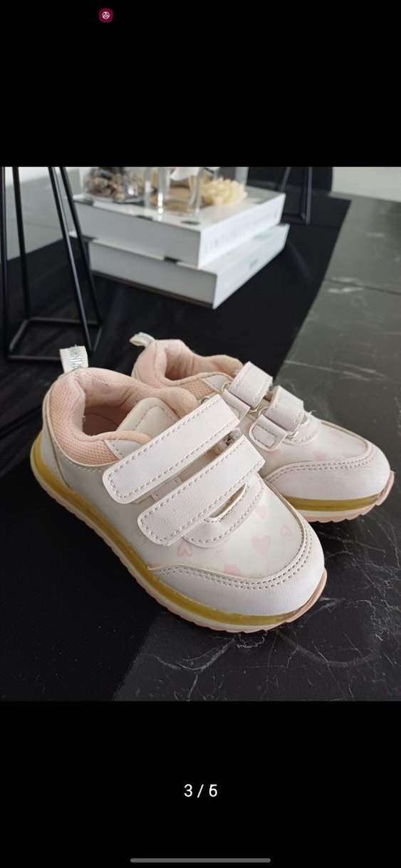 Kız Çocuk Beyaz Cırt Cırtlı  Işıklı Spor Ayakkabı - Görsel 3