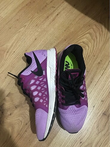 Yesyenii Nike spor ayakkabı