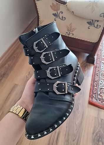 39 Beden siyah Renk Kullanılmamış