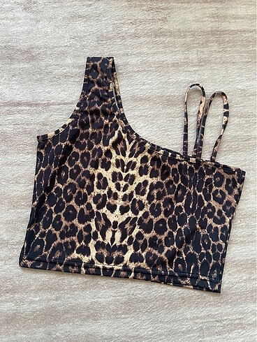 Leopar Crop