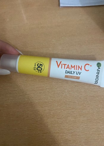 Garnier Vitamin C SPF 50+ Günlük Güneş Koruyucu - Görsel 3