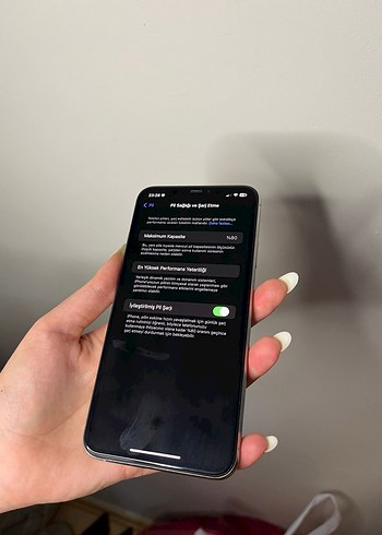 Beyaz iPhone akıllı telefon - Görsel 8