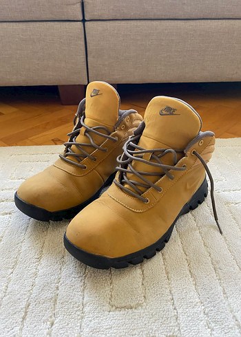 Nike Sarı Süet Bağcıklı Outdoor Bot