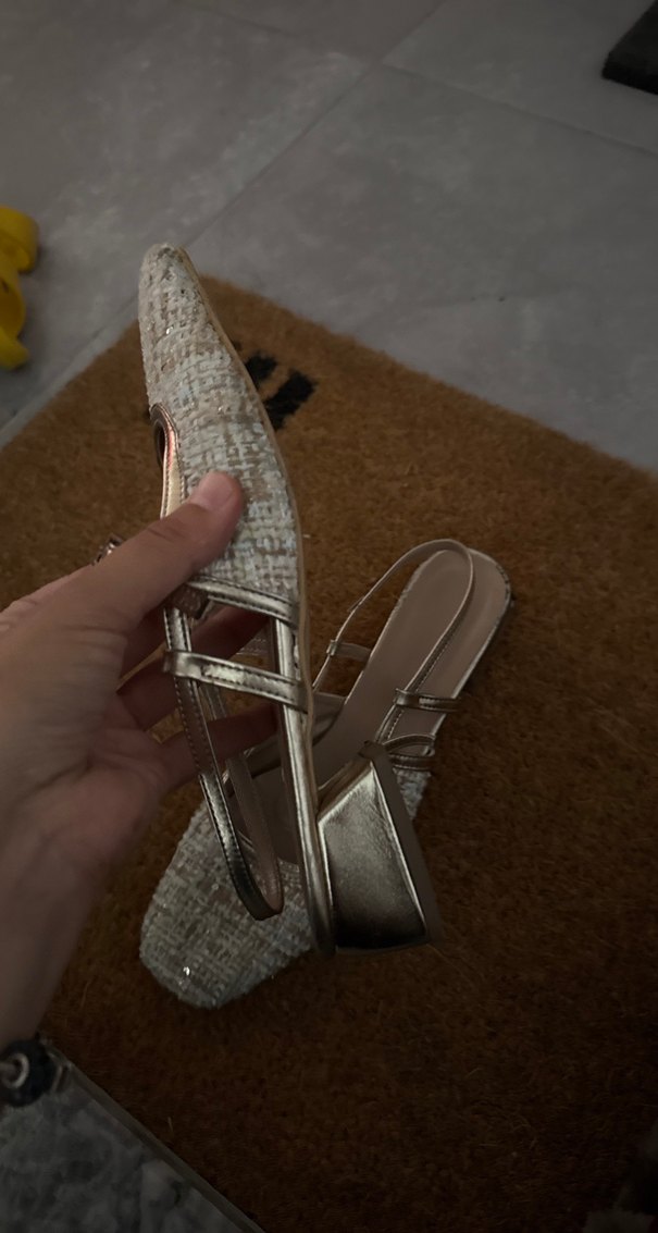 Tokalı Kare Desenli Gri Stiletto Kadın Ayakkabı - Görsel 3