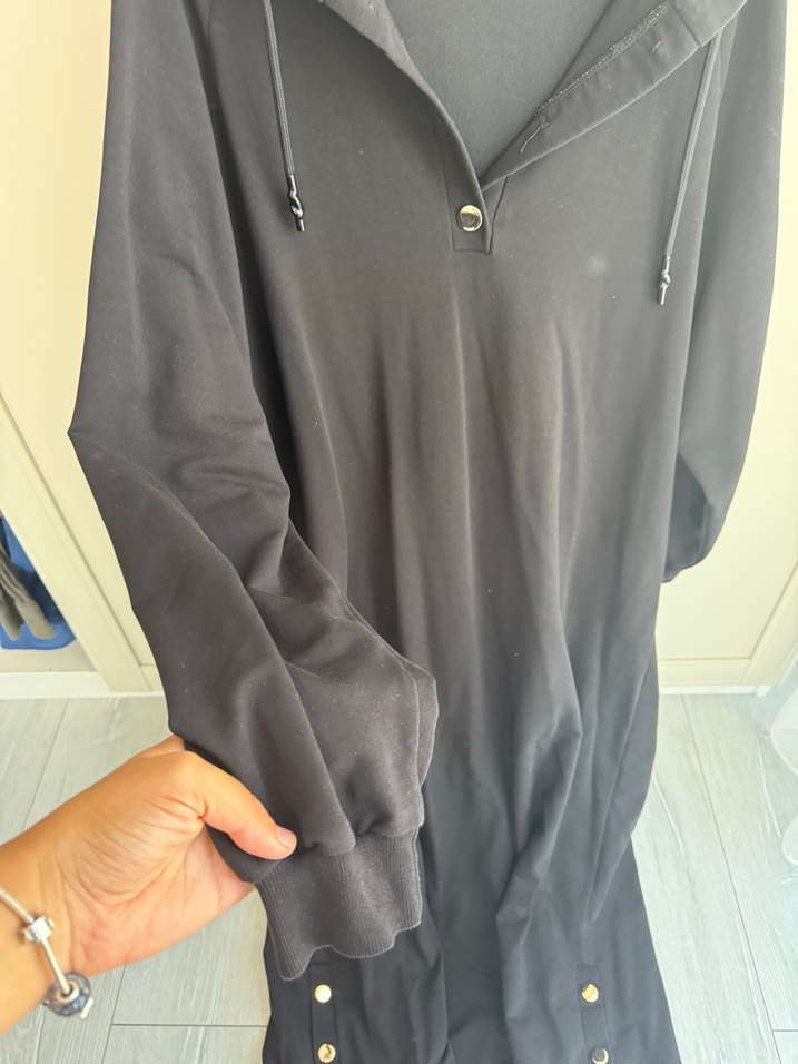 Siyah Kapüşonlu Uzun Keten Elbise - Görsel 4