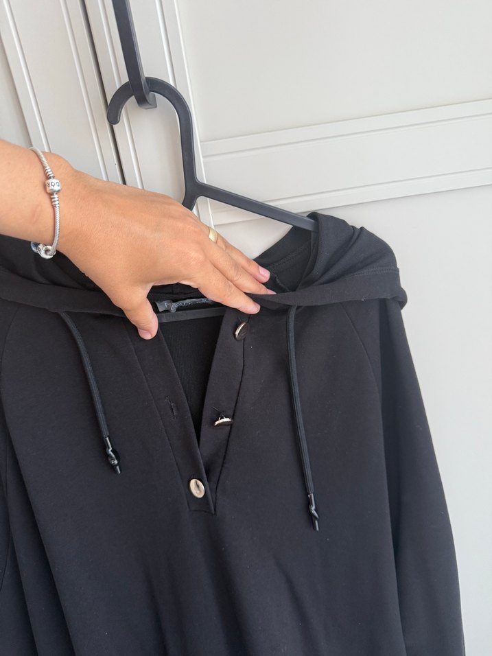 Siyah Kapüşonlu Uzun Keten Elbise - Görsel 3