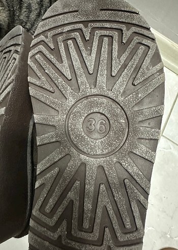 Ugg Kahverengi Kadın 36 beden Kürklü Dolgu Topuk Bot - Görsel 5