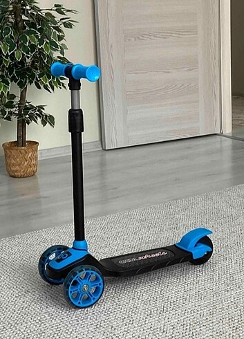 Cool Wheels Twist Işıklı Scooter