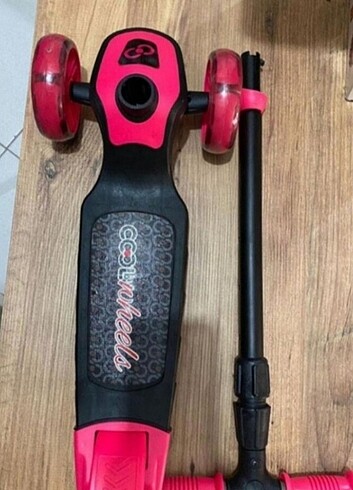 Beden Cool Wheels Twist Işıklı Scooter