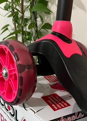 Decathlon Cool Wheels Twist Işıklı Scooter