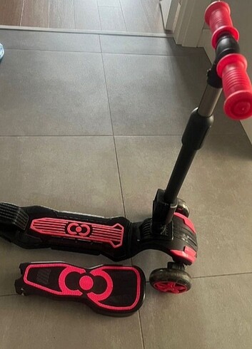 COMBO PEMBE OTURAKLI 3 TEKER IŞIKLI SCOOTER