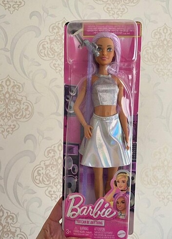 Barbie Kariyer Bebekleri