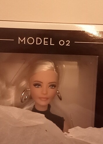 Barbie 2025 Barbie Basics modeli 02