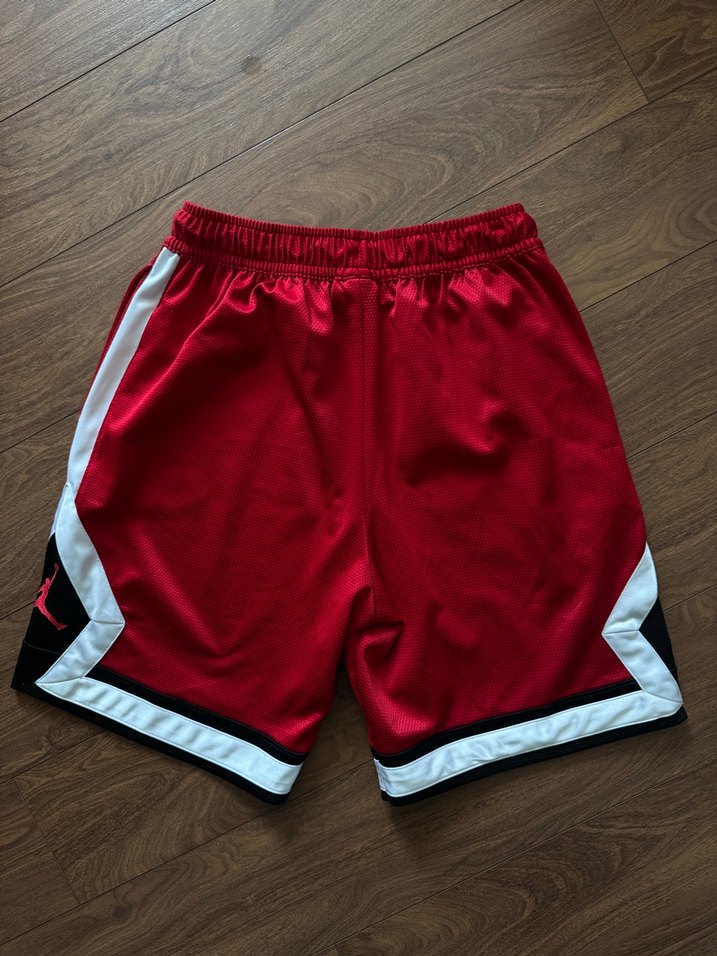Jordan Diamond Kırmızı Şort - Görsel 2