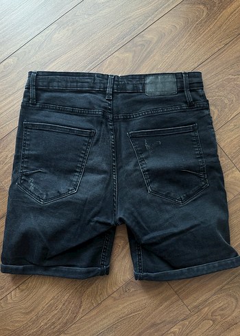 Pull & Bear Eskitme Detaylı Şort - Görsel 2