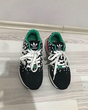 Orijinal Adidas spor ayakkabı