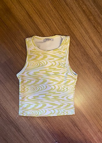 Sarı Batik Desenli Kolsuz Crop Top
