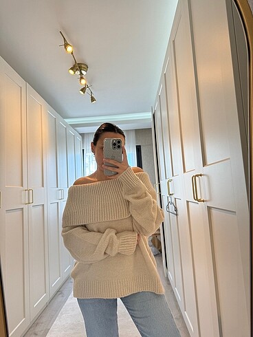 Trendyol & Milla Milla omzu açık kazak