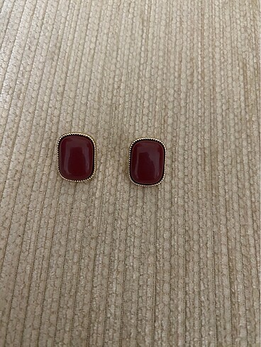 Bordo küpe