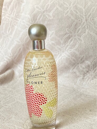 Estee Lauder pleasures Flower