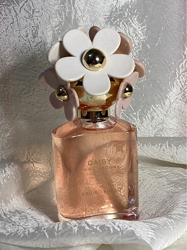 Marc Jacobs Daisy