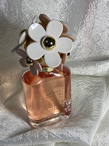  Beden Marc Jacobs Daisy